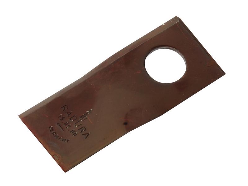 Mower Blade - Twisted blade, top edge sharp & parallel -  90 x 40x3mm - Hole Ø19mm  - RH -  Replacement for Welger