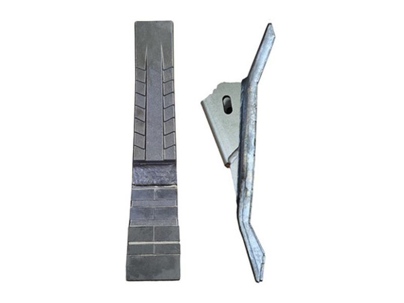 Subsoiler shoe with INTEGRAL inserts. Image 1